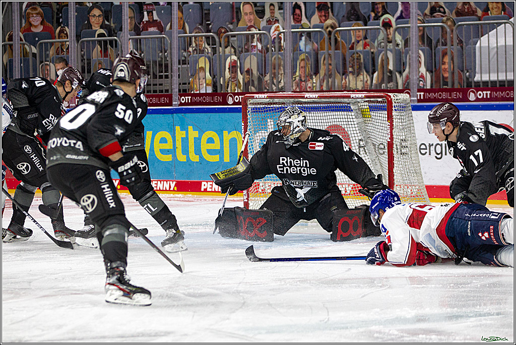 PENNY DEL;  Koelner Haie - Adler Mannheim; Koeln, 08.04.2021